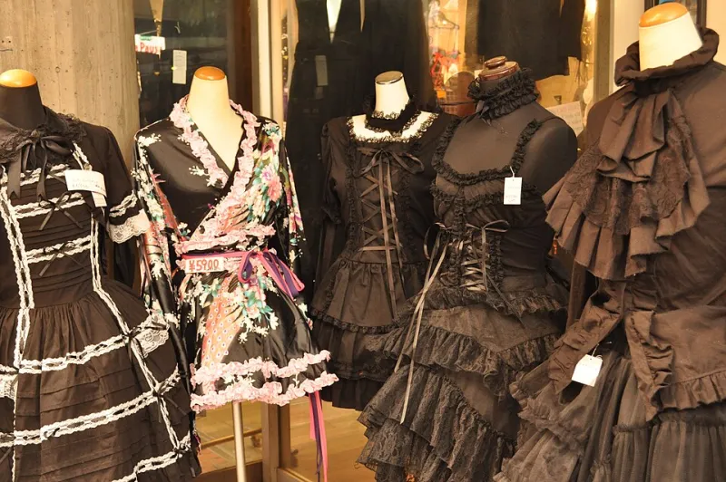 Gather Your Frills: Why Goth Loli Conventions Are Rewriting What Inclusive Fashion Spaces Look Like