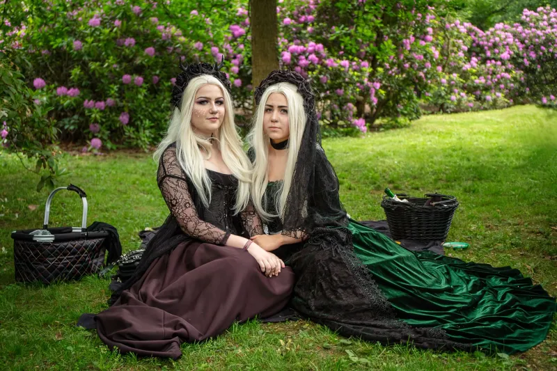 Not Every Lace Collar Hides a Good Heart: How to Know When a Goth Loli Friendship Has Run Its Course